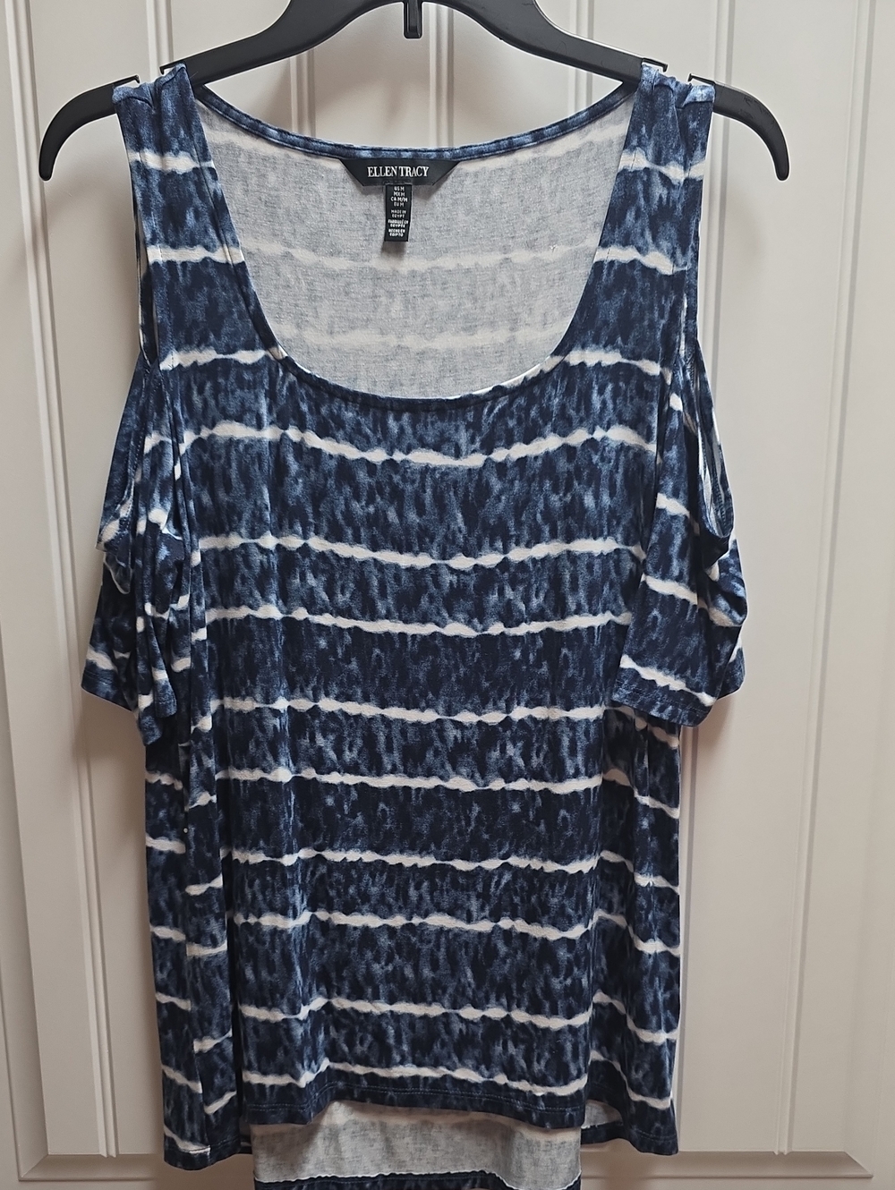 Ellen Tracy Navy and White Cold-Shoulder Tie-Dye Stripe Tank Medium
